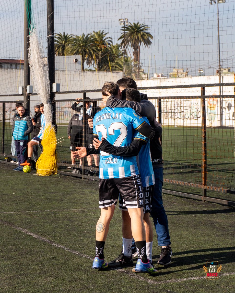 Los únicos que pusieron a rezar al diablo.

Tres veces en (casi) dos meses🤣

#VamosRacing
#VamosNosotros