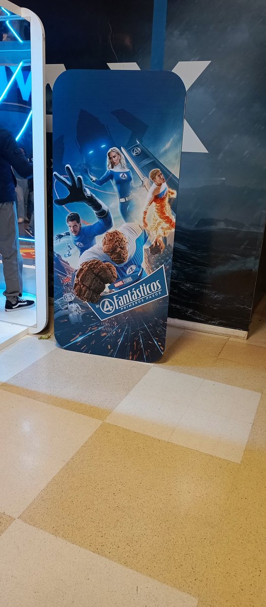 luchobenitez94's tweet image. #FantasticFourFirstSteps es de las mejores películas del género que ví en cines. Verla en IMAX es una experiencia única. El cast es PERFECTO, son sus personajes arrancados de los cómics. GALACTUS es impresionante, mejor de lo que esperé. 9,5/10. PELICULÓN #FantasticFour