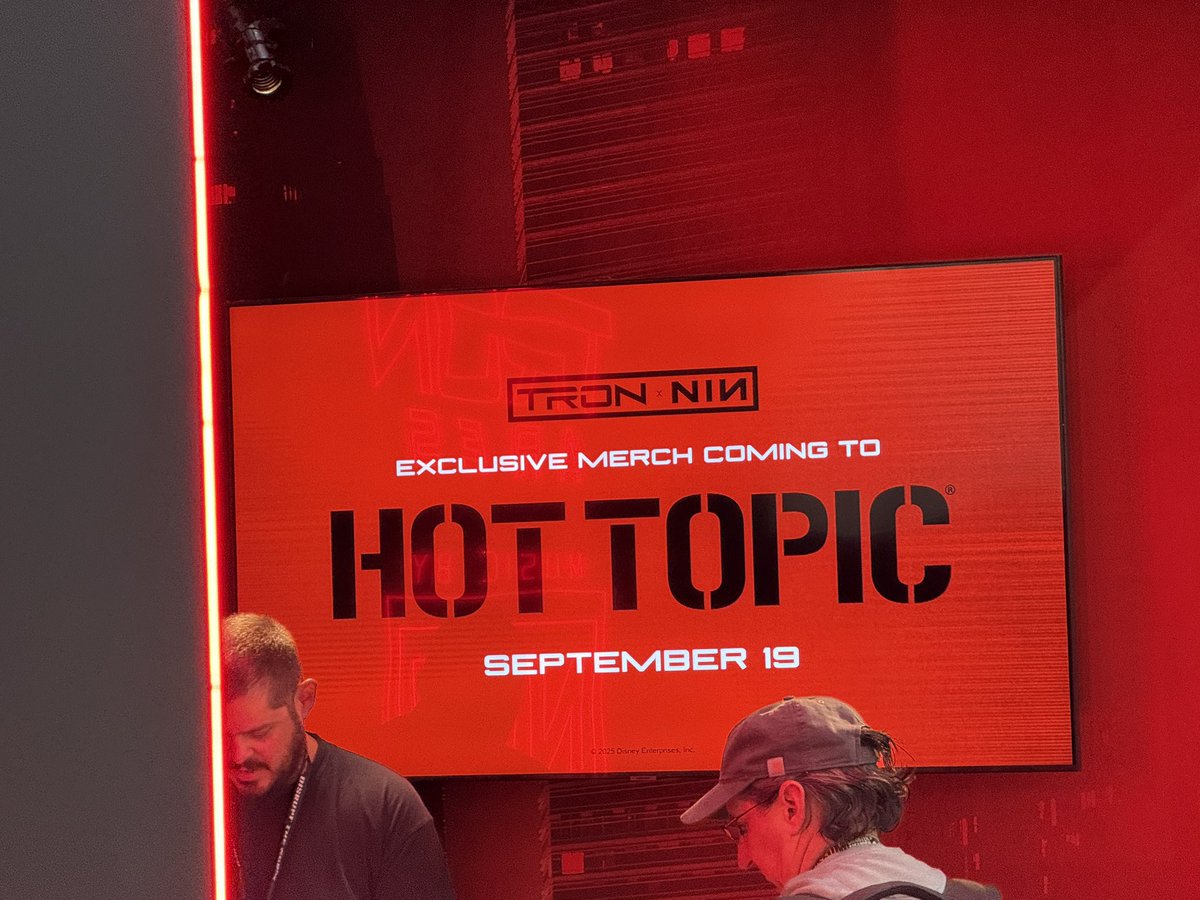 canadas_alvaro's tweet image. El merch oficial de #TronAres llegará en exclusiva a @HotTopic el 19 de septiembre
👉 ese día se lanza el soundtrack de NIN
#SDCC