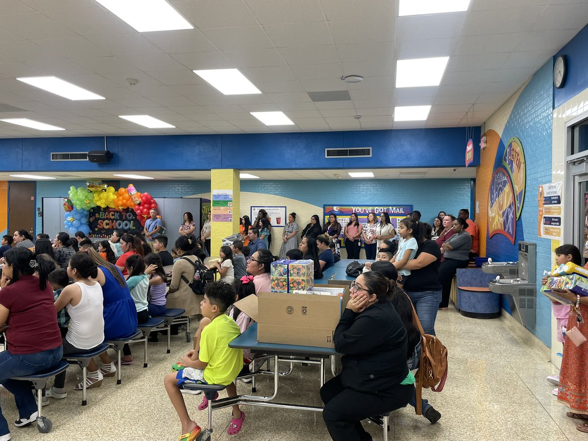 MsLBrooks1's tweet image. We had a successful Meet the Teacher event today! Thank you Ermel families for joining us!
@OOT_AldineISD @ermelpto @ErmelES_AISD