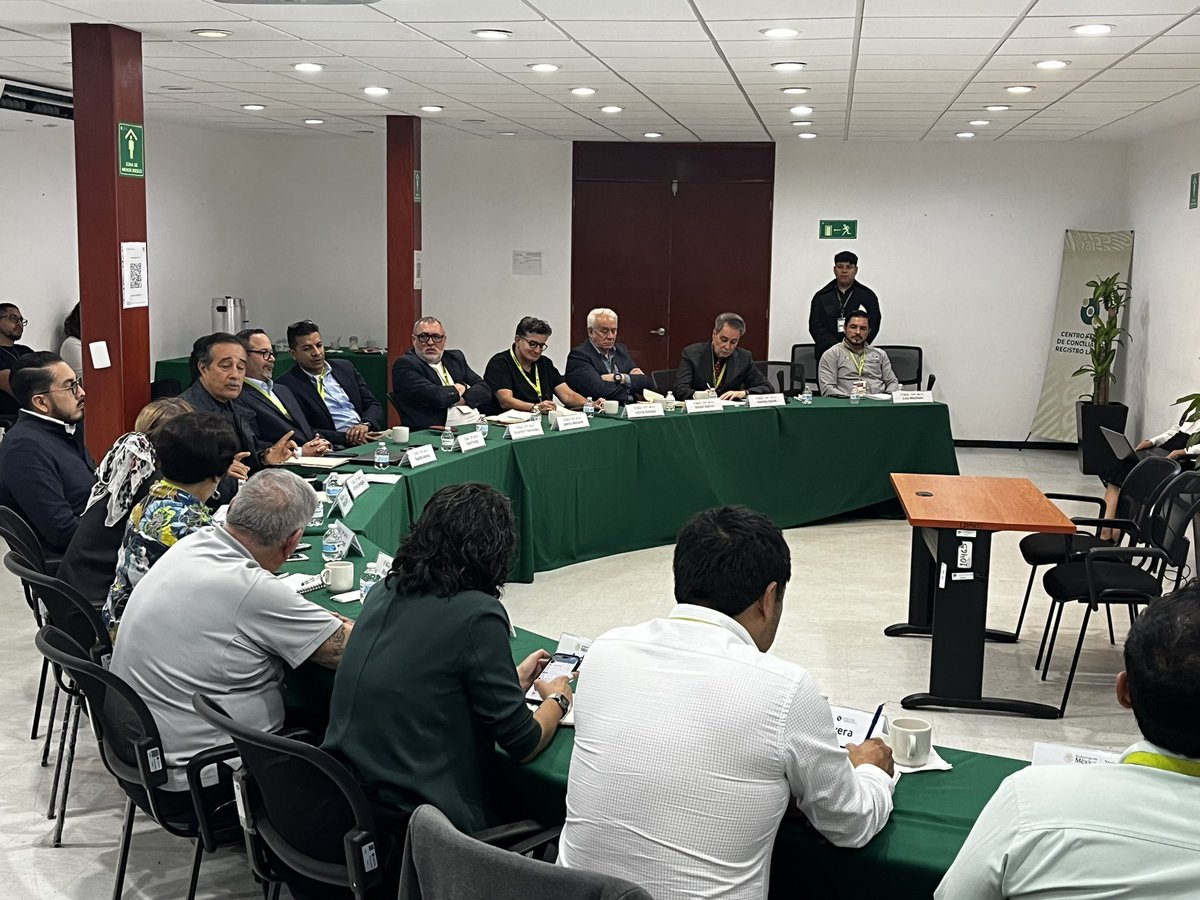 #AgendaCFCRL | Nos reunimos con trabajadoras y trabajadores afiliados a UNI Américas, sección de Global Union para el continente americano.

🗣️ Compartimos información clave sobre nuestras funciones y resolvimos dudas para fortalecer el ejercicio pleno de los derechos laborales.