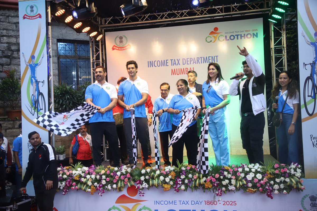 [1/2]
As part of 166th Income tax Day celebrations, a Cyclothon 🚲was organised by PrCCIT, Mumbai which saw &gt;400 participants. 

Mrs Malathi R Sridharan, PrCCIT led the enthusiastic crowd &amp; conveyed her message of importance of fitness.

Thank you <a href="/TheJohnAbraham/">John Abraham</a>,