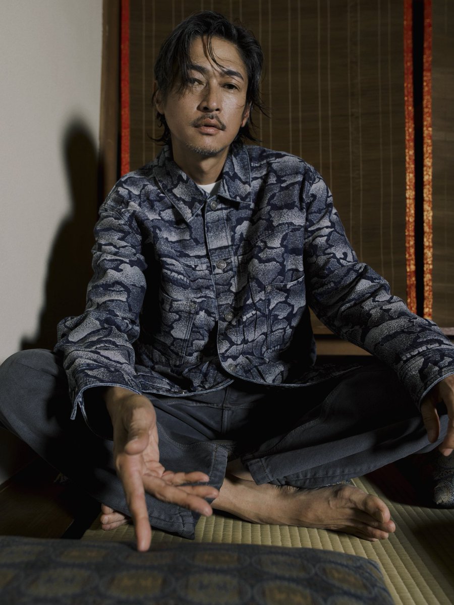 Hypebeast_JP's tweet image. 日本発のデニムブランド WVISUが2025秋冬ビンテージコレクションのルックに窪塚洋介を起用!
本コレクションは2025年7月24日(木)より、EVISU 公式オンラインストアおよび直営店で販売開始となる。
Photo, video: EVISU