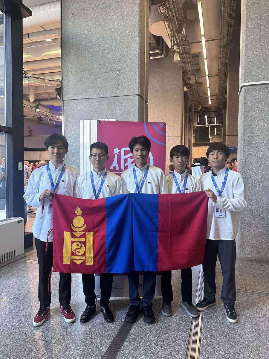 TegshbayarN's tweet image. ОЛОН УЛСЫН ФИЗИКИЙН 55 ДУГААР ОЛИМПИАДААС МОНГОЛ УЛСЫН СУРАГЧИД 2 МӨНГӨ, 3 ХҮРЭЛ МЕДАЛИЙН БОЛЗОЛ ХАНГАЛАА

Олон улсын Физикийн 55 дугаар олимпиадад Монгол Улсаа төлөөлөн оролцсон сурагчид 2 мөнгө, 3 хүрэл медалийн болзол хангаж, оролцсон бүх сурагчид маань медальт байранд