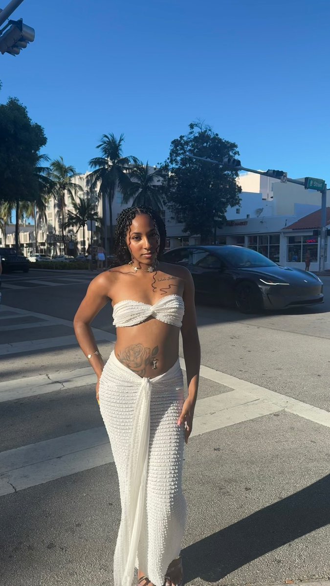 LUVVVBRE's tweet photo. MIA🌴 https://t.co/0WPsoZvLpY