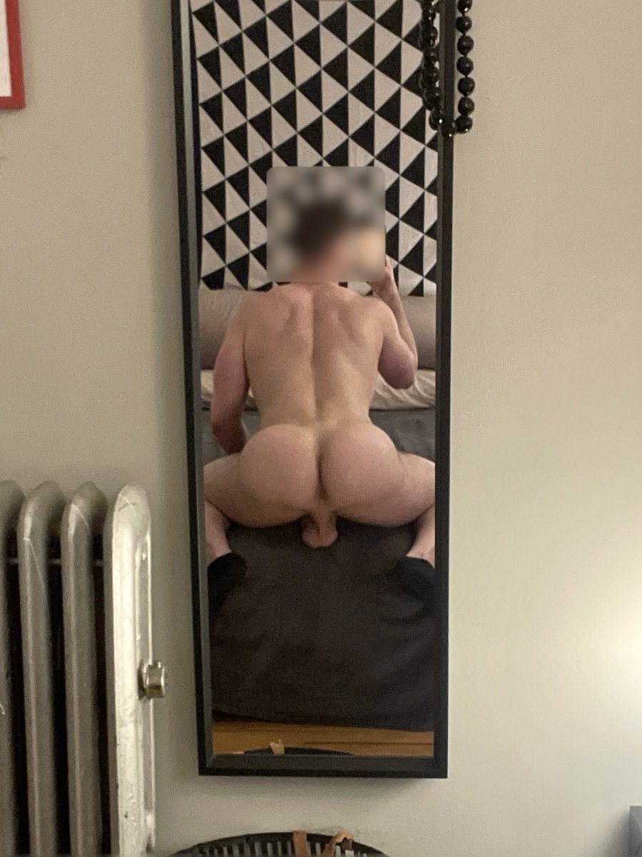 Your weekly reminder I'm a top w/ a fat ass. #humpday