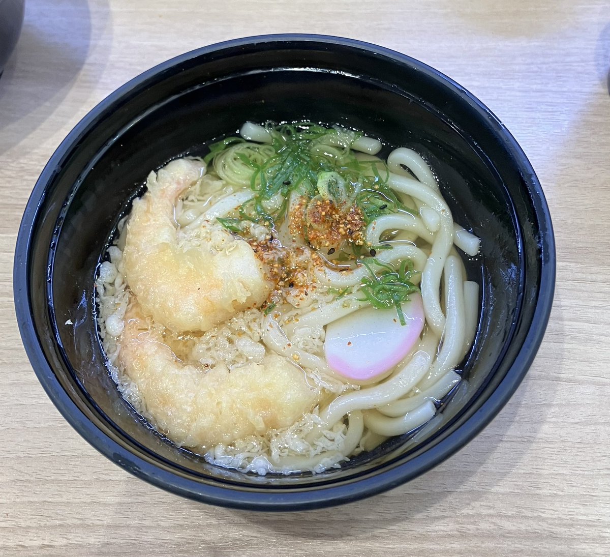 mmako111's tweet image. 暑い日には出汁効いたうどんが美味しい