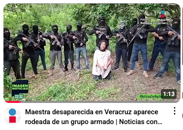 ReporteMxNotic1's tweet image. Maestra desaparecida en Veracruz aparece rodeada de un grupo armado
#NiUnaMás #NiUnaMenos @FGE_Veracruz @FGRMexico @SSPCMexico
youtube.com/watch?v=-dockC…