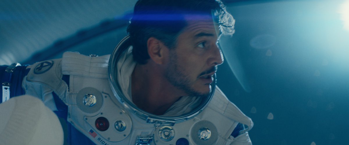 edsangui's tweet image. esse novo quarteto fantástico é uma delicinha de ver. trama fechadinha, visual bonitinho, o elenco funciona, e a trilha do michael giacchino é a 2ª melhor coisa, perde só pra vanessa kirby, que brilha como sue. galactus… esperava mais
nota: 7/10