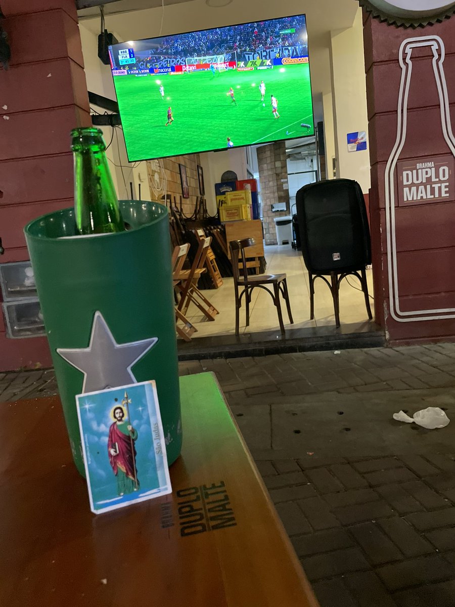 MarceloDunlop's tweet image. O que é um Red Bull perto de um Urubu Preto com Crista Vermelha? 😍🖤❤️