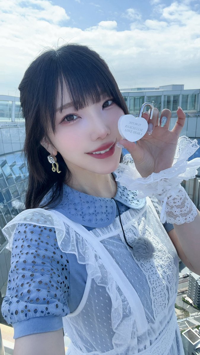 RISA_memesama's tweet image. GM🤍✨今日も💪

7/24 #りさ活

【7/24 21:00 お名前バッチ販売開始】
marche-yell.com/dmp_aizawarisa

【7/24 23:59締め切り】
8/22 #NATSLIVE CAFE 観覧受付💁‍♀️
x.gd/tTLeA

8/23 Talk session event「エウレカ」
7/21 21時チケット先着発売中！
x.gd/lodK5

8/24…