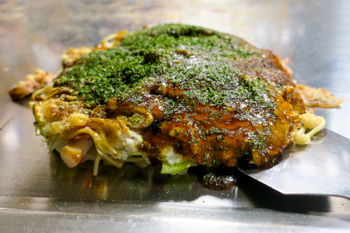 AdPcfesta's tweet image. 【絶品メニュー③】
★広島焼き
まずはガッツリ食べたいって方にオススメなのがこれ!
屋台と言えば広島焼きが一番に頭に浮かぶほど人気の定番メニューですが、飲酒時の悪酔い成分を分解する酵素を増やすキャベツがたっぷり入った嬉しいメニュー!
もちろん味も絶品なのでぜひ!
#神田明神絶品