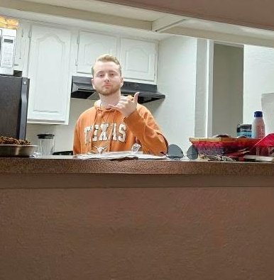 CJose_Azul's tweet image. Currently tweeting from where all men belong - the kitchen