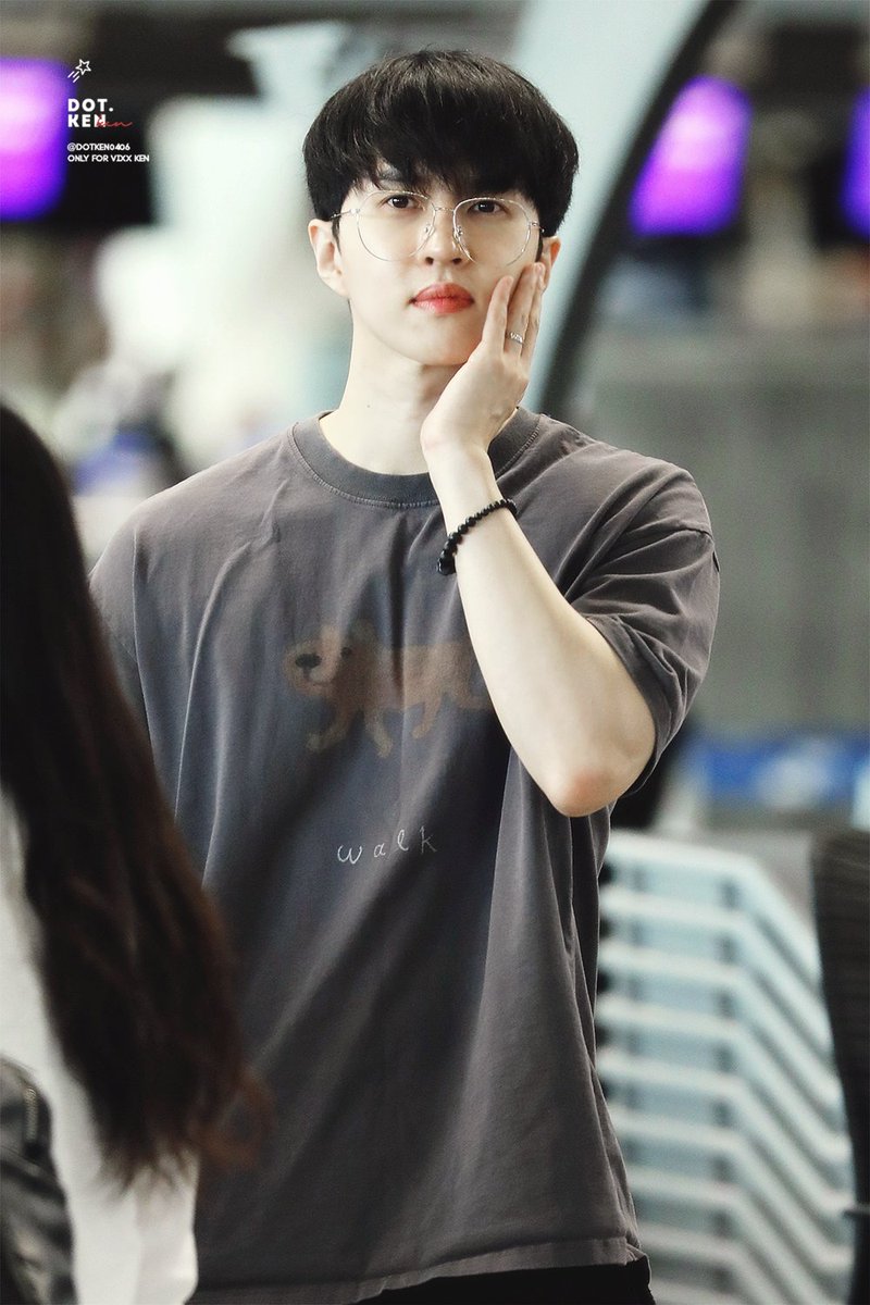 DOTKEN0406's tweet image. 250714 태국 출국
미쳤당…쌩얼인데너무예쁘고잘생김•᷄⌓•᷅
@jaehwany0406
#빅스 #이재환 #켄 #KEN