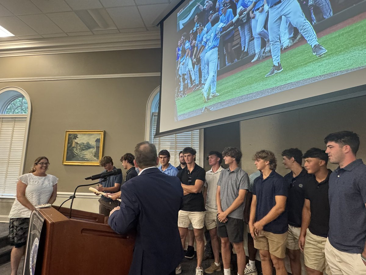 NPKnights's tweet image. Thank you Hatfield Township for taking the time to honor our team, their families, and our District Championship tonight! We appreciate your time and sincerity. Thank YOU! Strong communities make champions on and off the field. @ReporterSports @dansokil