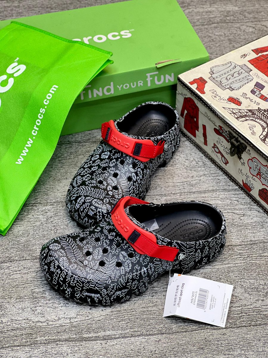 Naheematullah22's tweet image. Off Road Crocs๐๐๏ธ
Available in sizes39-45
25,000 naira
Comes boxed.
Please help repost ๐