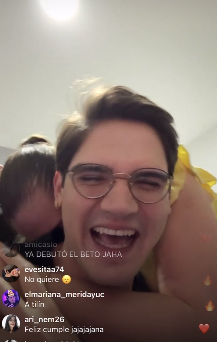yessicavlza's tweet image. Que la sigas pasando increíble con tu familia valdoooo , gracias por el mini en vivo en insta , te quiero demasiado y espero que la sigas pasando muy bonito Feli cumpleaños de nuevooooo tq demasiadooo 🥹🩷 @elmarianaa