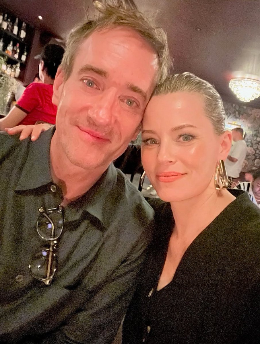 MacfadyenDaily's tweet image. Via: Elizabeth Banks

#matthewmacfadyen #elizabethbanks