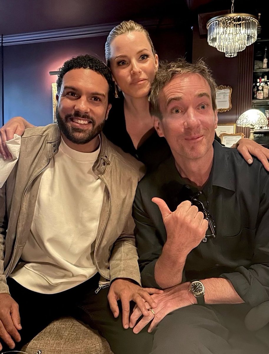 MacfadyenDaily's tweet image. Via: Elizabeth Banks

#matthewmacfadyen #elizabethbanks