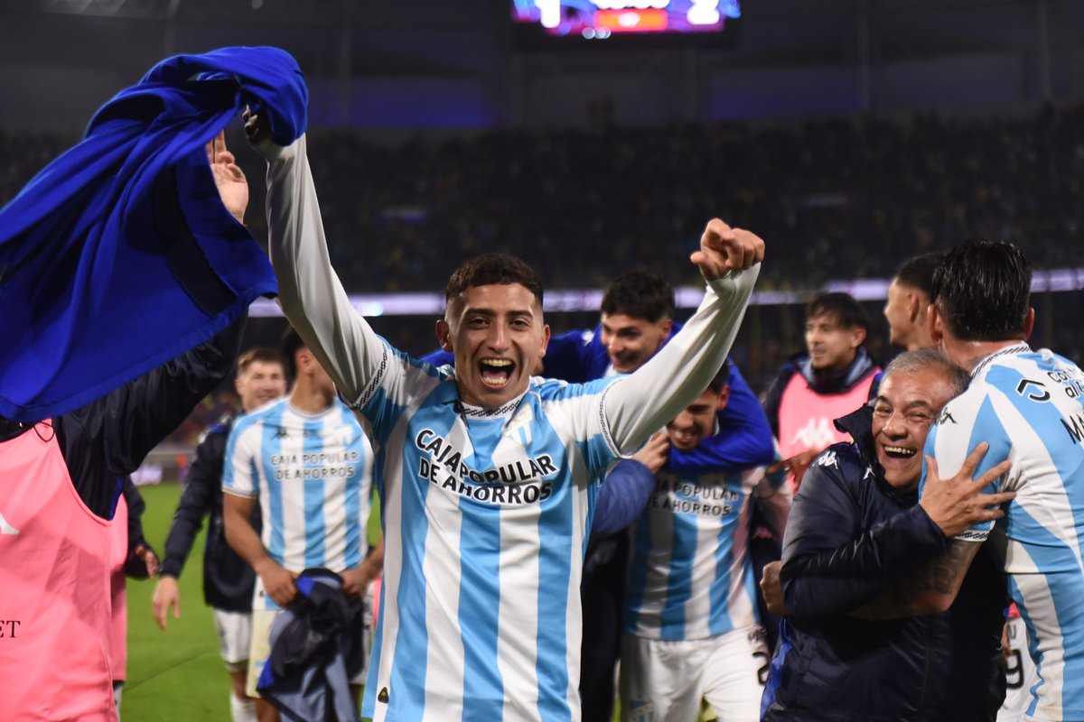Copa_Argentina's tweet photo. ¡LOC-UUUUUURAAAAAA! 🤪

El GIGANTE, a Octavos ✅ 

@ATOficial 🩵🤍 https://t.co/OTRumWPMjI