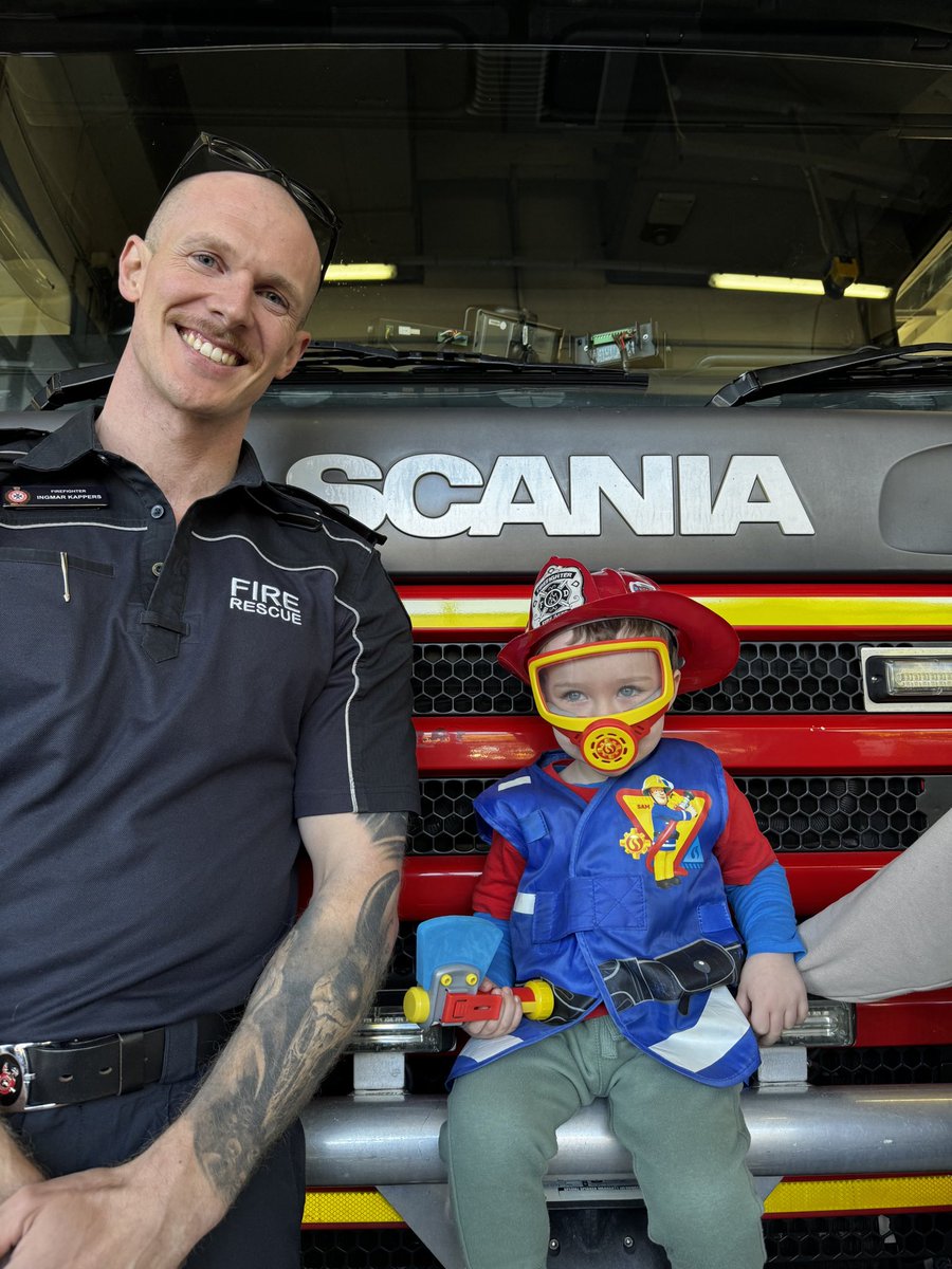 QldFireDept's tweet image. Roma Street Fire and Rescue station opened its doors to the public and welcomed the next generation of firefighters, with some even coming dressed for the job.
It was great to meet our future heroes and see their faces light up as they explored the trucks, checked out…