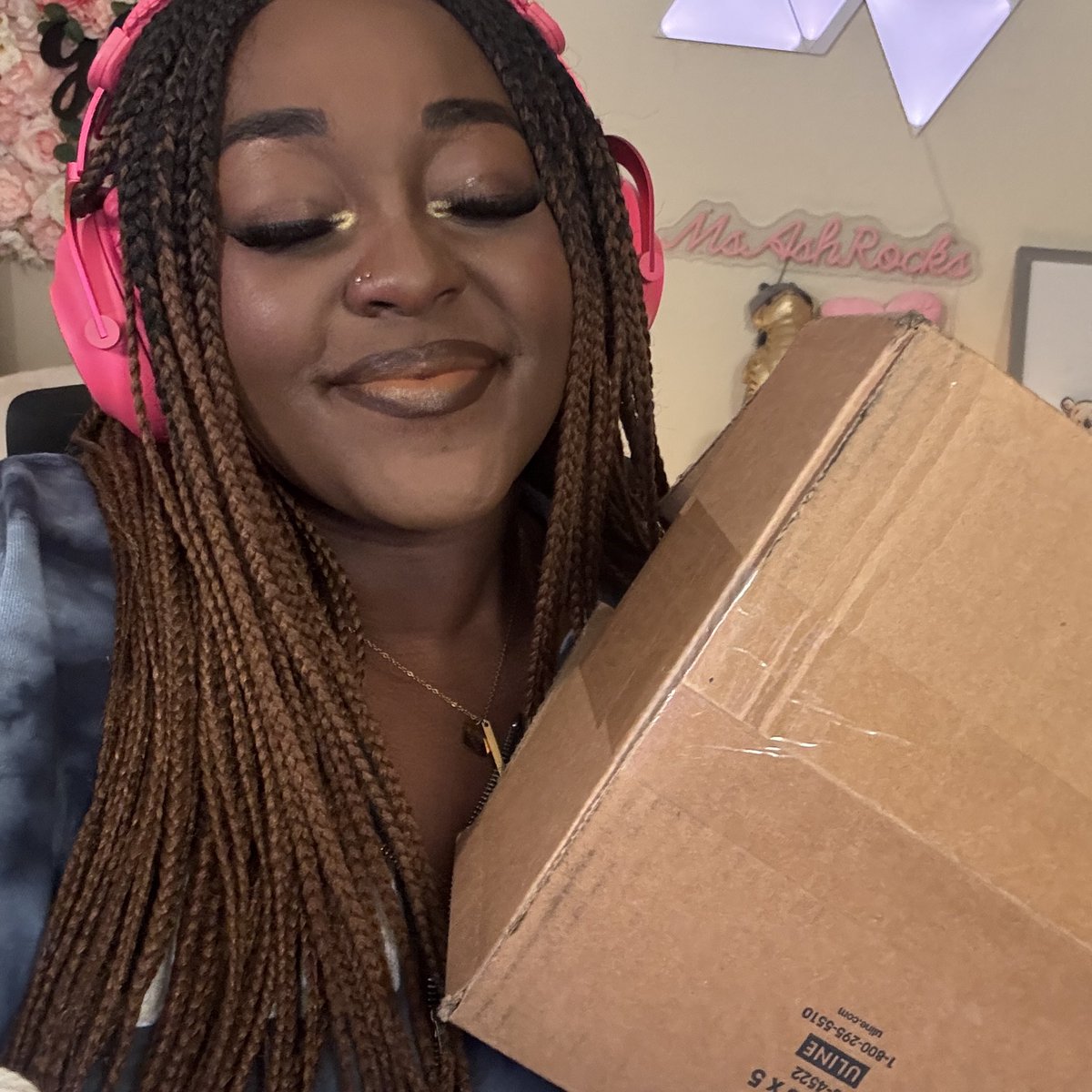 MsAshRocks's tweet image. We are LIVE on Twitch with our sponsored stream playing Wheel World!! They sent me a special package for launch day 👀
Come watch us unbox it!!
#ad