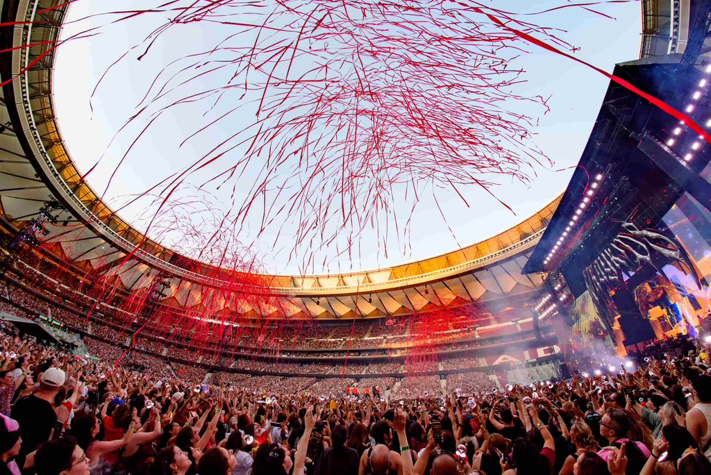 thejypnews's tweet photo. STRAY KIDS has made history by holding the largest K-pop concert ever in Spain.

On July 22nd, Stray Kids held a solo concert at Riyadh Air Metropolitano in Madrid, Spain, as part of their world tour ‘Stray Kids World Tour dominATE’.

This marked their first-ever solo concert in Madrid since debut, drawing tremendous attention from local fans. All tickets were completely sold out, proving the group’s overwhelming popularity in the region. Moreover, the concert was the largest-scale solo K-pop concert ever held in Spain, adding further significance to the event.

https://t.co/vl8WFb7S9n