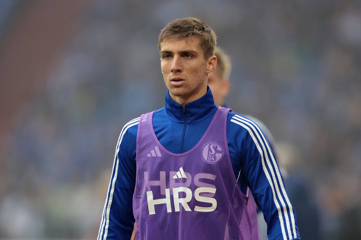 Felipe Sanchez

Independiente necesita un central . Y ya sabemos de sobra que no se trata de tirar la casa por la ventana

Joven , zurdo, proyección, presente y reventa. Sale a préstamo del Schalke

HAGASE #FelipeSanchezalRojo <a href="/UnidadCAI/">Unidad Independiente</a> <a href="/Nestorgrindetti/">Néstor Grindetti</a> <a href="/Independiente/">C. A. Independiente</a>