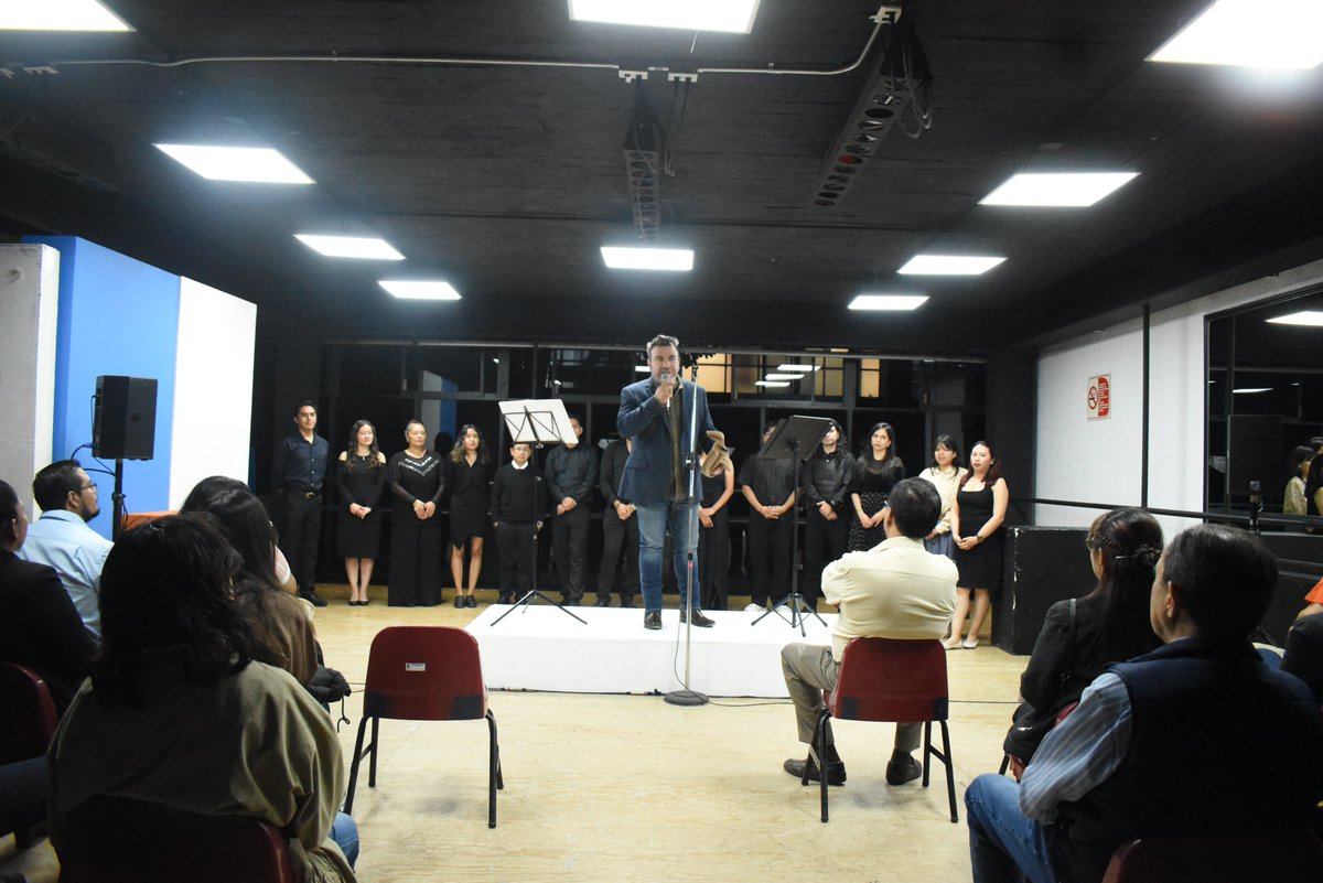 #MásCulturaIPN Julio 2025. Recital del Taller de #CantoYVocalizaciónDDC "Polikantores". #TalleresArtísticosDDC: #MúsicaDDC. ipn.mx/cultura/

📍"Salón de los Espejos", #CCJTB.

#ElPoliEsCultura.