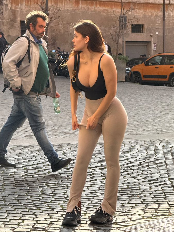 GwlyP_UXgAAd8iT?format=jpg&name=900x900