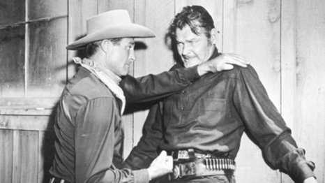 RanesHook's tweet image. #WesternWednesday - GUNFIGHTERS OF ABILENE (1960) - When his brother is accused of swindling ranchers out of a small fortune, it's up to his gunfighter brother #BusterCrabbe to clear their good family name and nail the true crooks responsible! youtube.com/watch?v=FKETgB…