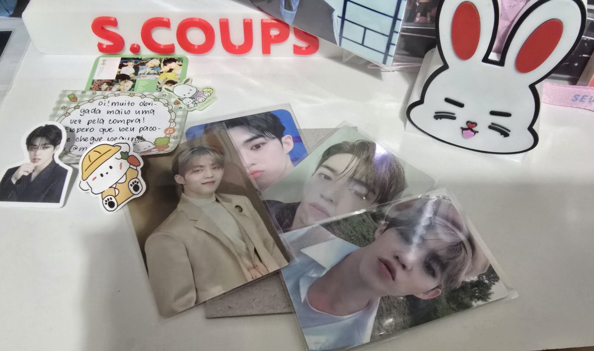 Feedback super positivo pra <a href="/meuscoups/">gio</a> que me enviou esses 4 Cheol lindos! Mais uma vez foi uma compra super tranquila!
Obrigada pelo envio 🩷🩵