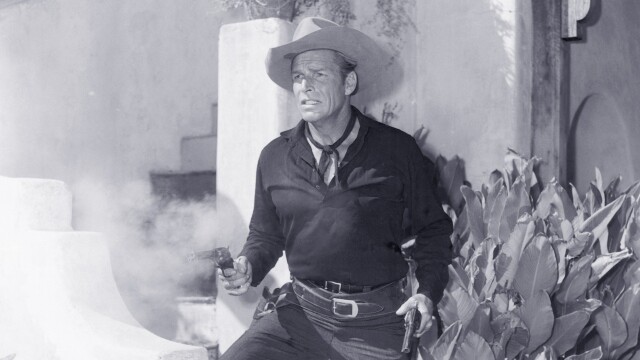 RanesHook's tweet image. #WesternWednesday - GUNFIGHTERS OF ABILENE (1960) - When his brother is accused of swindling ranchers out of a small fortune, it's up to his gunfighter brother #BusterCrabbe to clear their good family name and nail the true crooks responsible! youtube.com/watch?v=FKETgB…