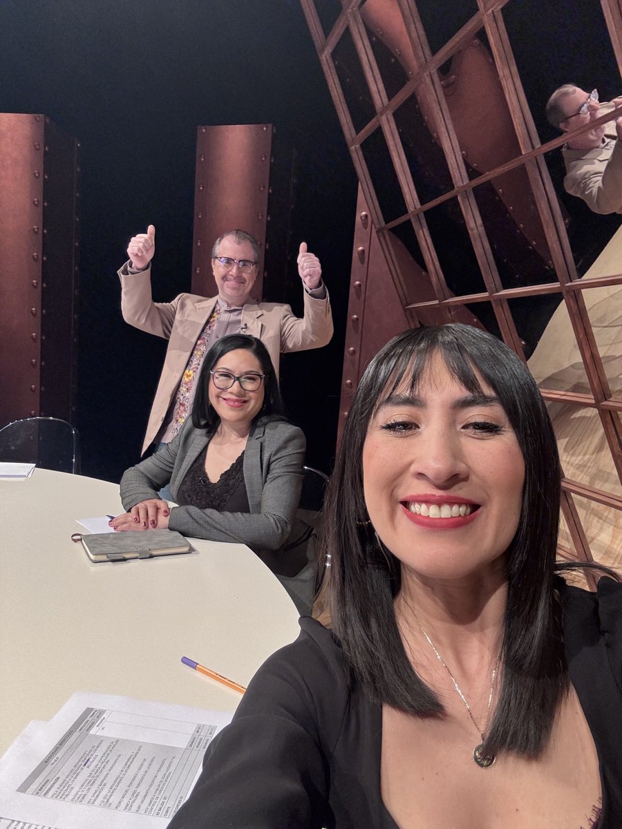 Daniela Barragán García 🍉 (@danybarragang) on Twitter photo Ya listos <a href="/nancy_contra/">Nancy Flores 🇵🇸</a> <a href="/KurtHackbarth/">Kurt Hackbarth 🌹</a> para la Segunda Temporada de #Masiosare.
Extrañando a <a href="/violetavr/">Violeta Vázquez-Rojas</a> pero a la espera de <a href="/PM_Navegaciones/">Pedro Miguel</a>
Pónganle al Canal 11 o al Canal 22.
El tema a discutir: Hernán Gómez Requena Ya listos <a href="/nancy_contra/">Nancy Flores 🇵🇸</a> <a href="/KurtHackbarth/">Kurt Hackbarth 🌹</a> para la Segunda Temporada de #Masiosare.
Extrañando a <a href="/violetavr/">Violeta Vázquez-Rojas</a> pero a la espera de <a href="/PM_Navegaciones/">Pedro Miguel</a>
Pónganle al Canal 11 o al Canal 22.
El tema a discutir: Hernán Gómez Requena