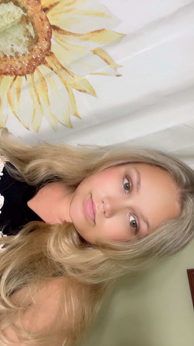 chasingcherryy's tweet image. “I got 99 problems I could solve with a knife “ 🔪 🎶