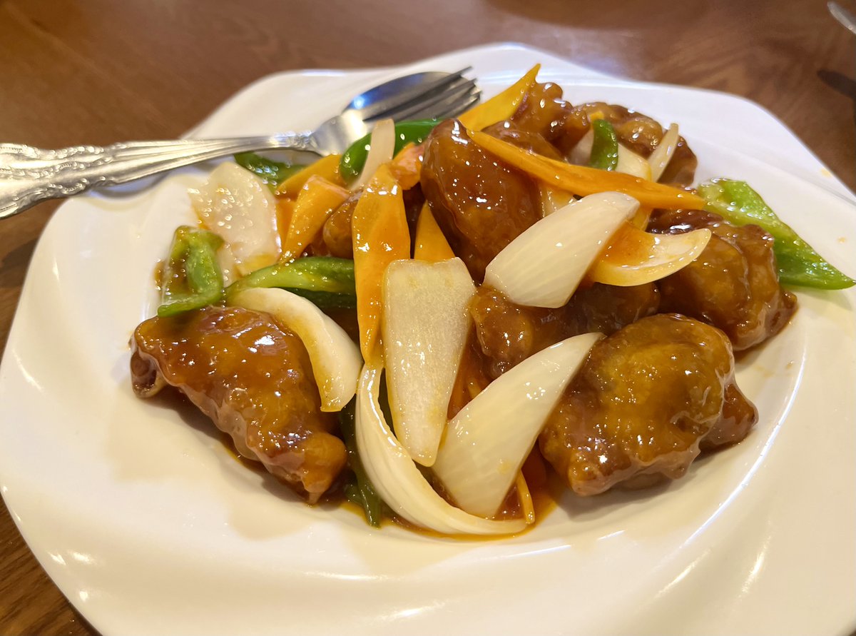 Mtgod10's tweet image. 神奈川県開成町

中華料理 &quot;氷花餃子 開成店&quot;さん

“冷麺 （ ＝ 冷やし中華）” 😊

“チャーシューチャーハン” ＆ “酢豚”

暑い日も『庶民の値段で貴族の享受 』😊

#開成町 #開成町ランチ #開成町飲食店 #開成町中華 #氷花餃子