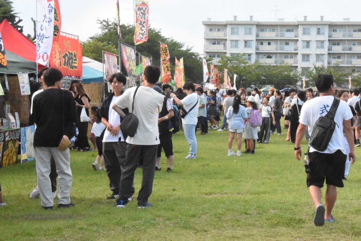 JGSDF_MatudoSta's tweet image. 【 #盆踊り大会 】
昨日は暑い中、松戸駐屯地盆踊り大会にご来場いただき誠にありがとうございました!
お楽しみ頂けましたでしょうか。これからも、地域の皆様のご理解とご協力を賜りますよう、尽力してまいります!
引き続き #松戸駐屯地 をよろしくお願いいたします。
#花火 #松戸 #鎌ヶ谷