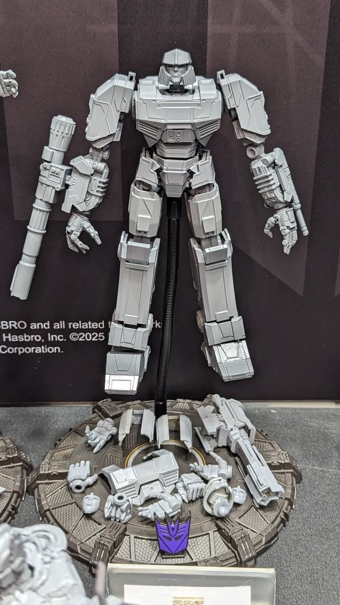TFHypeGuy (@tfhypeguy) on Twitter photo Yolopark TF ONE OPTIMUS PRIME AND MEGATRON additional Prototype Images!
Finally an update on this long awaited pair!
Now I may be confused, but from the looks of these images it seems as though they may come with parts to swap them back into their Orion and D-16 forms?
CLEVER! Yolopark TF ONE OPTIMUS PRIME AND MEGATRON additional Prototype Images!
Finally an update on this long awaited pair!
Now I may be confused, but from the looks of these images it seems as though they may come with parts to swap them back into their Orion and D-16 forms?
CLEVER!