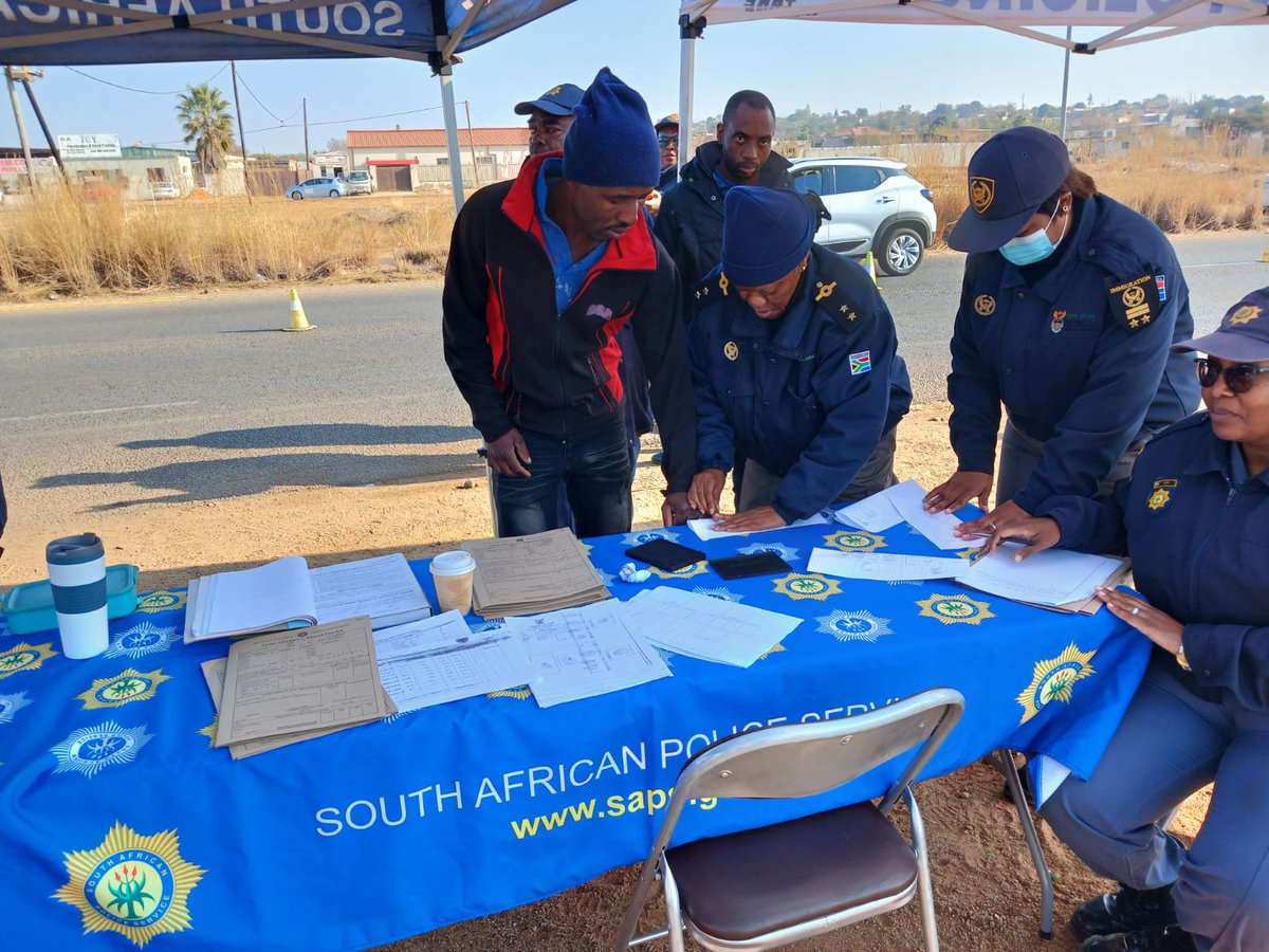 #sapsGP #SAPS Tshwane District Commissioner, Maj Gen Samuel Thine, led Tshwane's multidisciplinary team at a roadblock in Ga-rankuwa earlier today with additional operational teams that have conducted continued policing duties in Ga-rankuwa and Akasia. The op focused  on