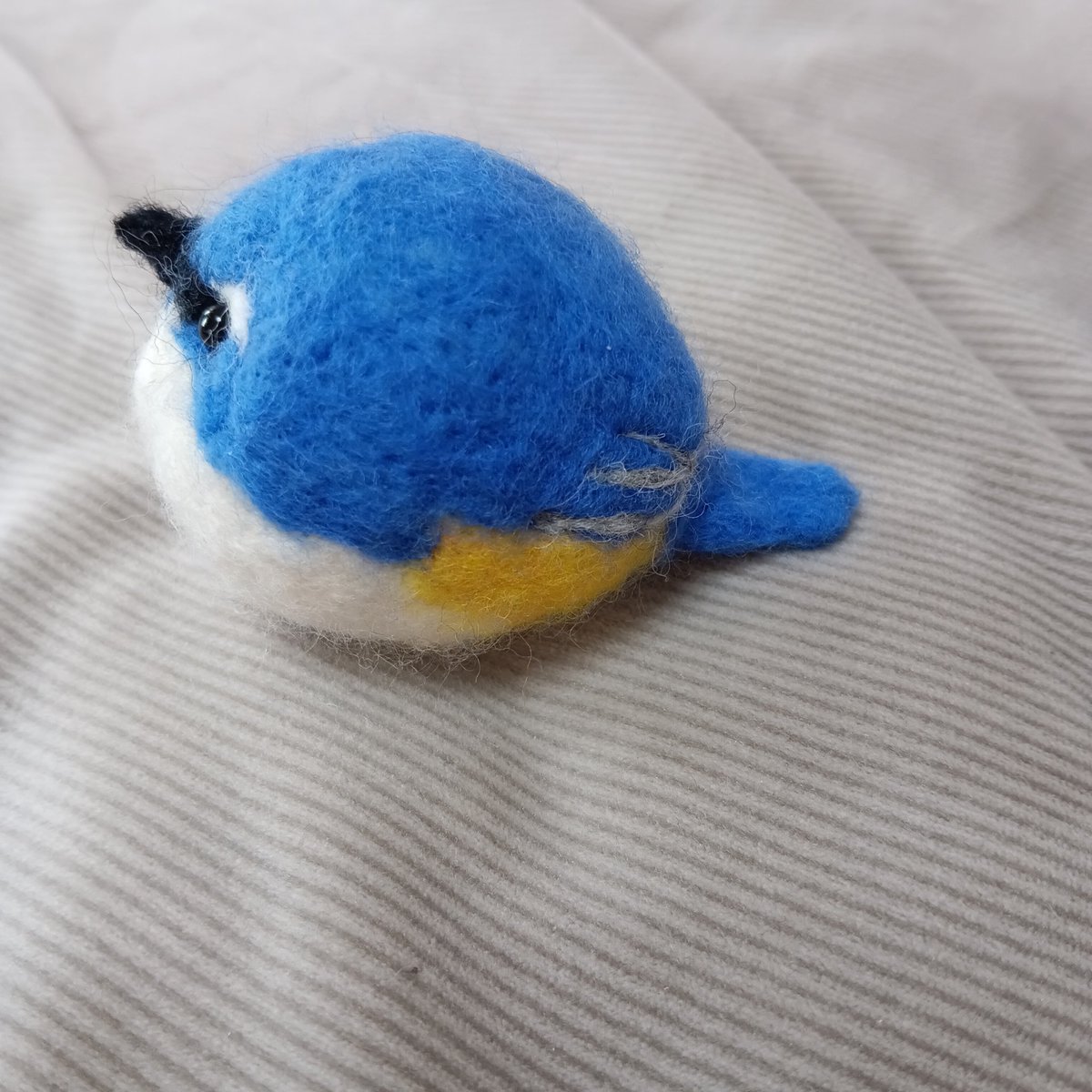 yanyangold's tweet image. #これを見た人は何か青いものをあげる

幸せの青い鳥、ルリビタキ🐦️
本物の写真お借りした

＃羊毛フェルト