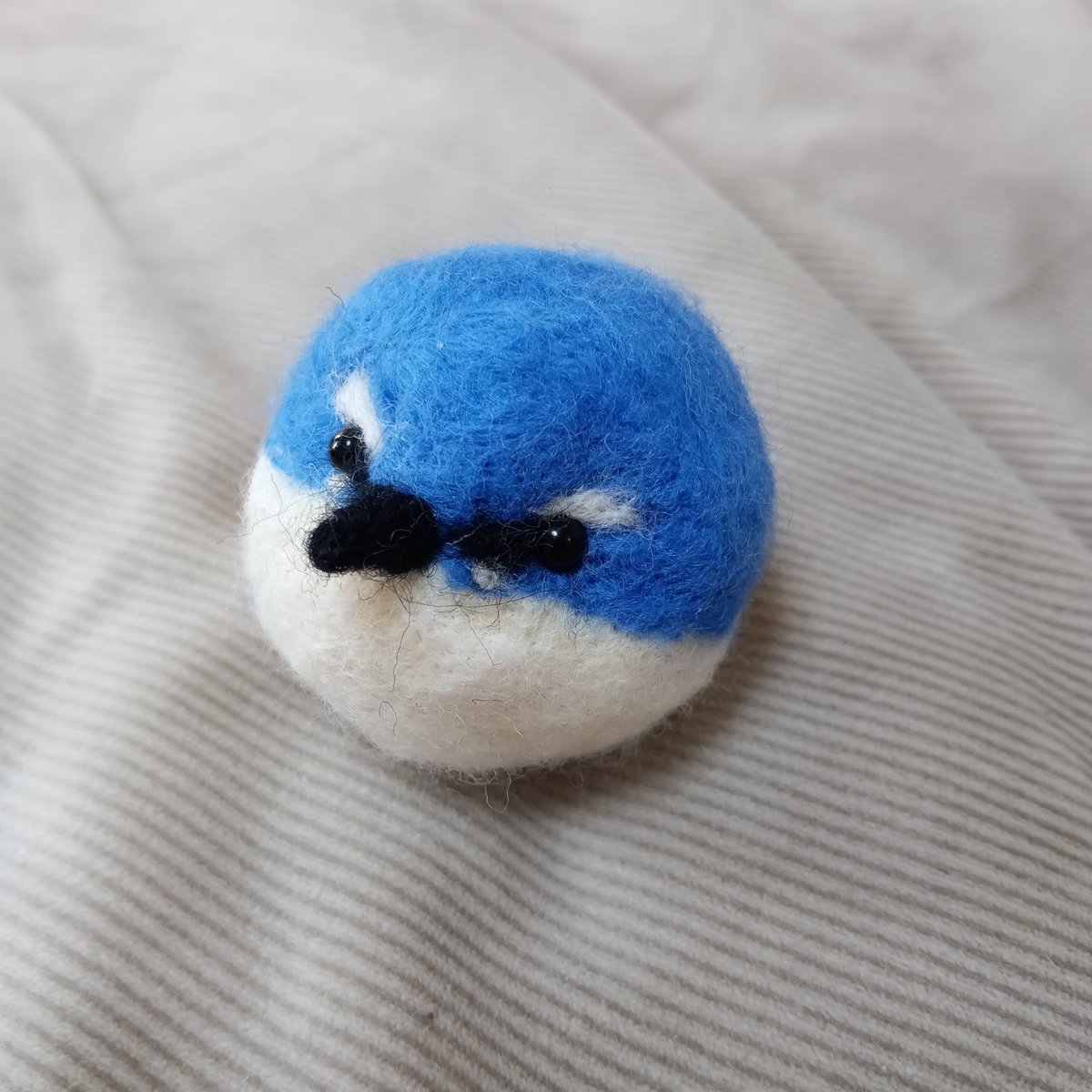 yanyangold's tweet image. #これを見た人は何か青いものをあげる

幸せの青い鳥、ルリビタキ🐦️
本物の写真お借りした

＃羊毛フェルト
