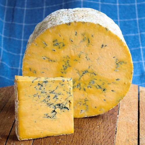 BritishShopTYO's tweet photo. 🧀 シュロップシャーブルーチーズは濃厚でクリーミー 個性あふれる味わい
ブロックまたは一口サイズで販売中
チーズボードやサラダにぴったり そのままでも楽しめるイギリスの伝統チーズです

#shropshireblue #britishcheese #ブルーチーズ #イギリスチーズ #thebritishshop #cheeselovers #渋谷 https://t.co/shT6uqxujy