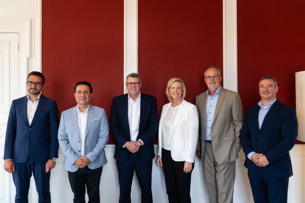 🤝 #LuxProvide and <a href="/Cisco/">Cisco</a>  just signed a Memorandum of Understanding to strengthen collaboration in the fields of secure AI, reflecting a shared ambition to support Luxembourg’s position as a leader in trusted digital innovation.  

Read more 👉 luxprovide.lu/luxprovide-and…