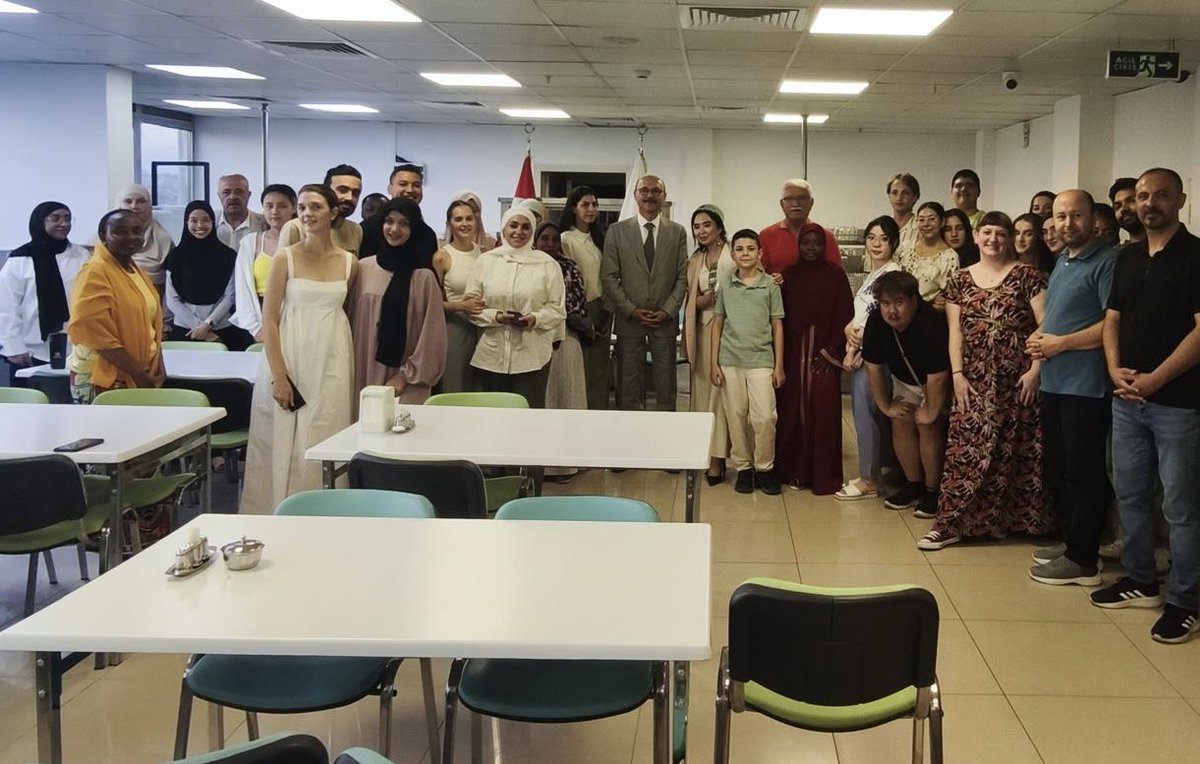 Talip Geylan (@talipgeylan06) on Twitter photo TÜRK EĞİTİM-SEN’DEN 30 ÜLKEDEN GELEN ÖĞRENCİLERLE ANLAMLI BULUŞMA
Yunus Emre Enstitüsü tarafından organize edilen Türkçe Yaz Okulu kapsamında Türkiye’de bulunan UAESEB ve Türk Eğitim-Sen’in desteği ile Öğrenci Yurdumuzda konaklayan, 30 farklı ülkeden gelen 32 uluslararası TÜRK EĞİTİM-SEN’DEN 30 ÜLKEDEN GELEN ÖĞRENCİLERLE ANLAMLI BULUŞMA
Yunus Emre Enstitüsü tarafından organize edilen Türkçe Yaz Okulu kapsamında Türkiye’de bulunan UAESEB ve Türk Eğitim-Sen’in desteği ile Öğrenci Yurdumuzda konaklayan, 30 farklı ülkeden gelen 32 uluslararası