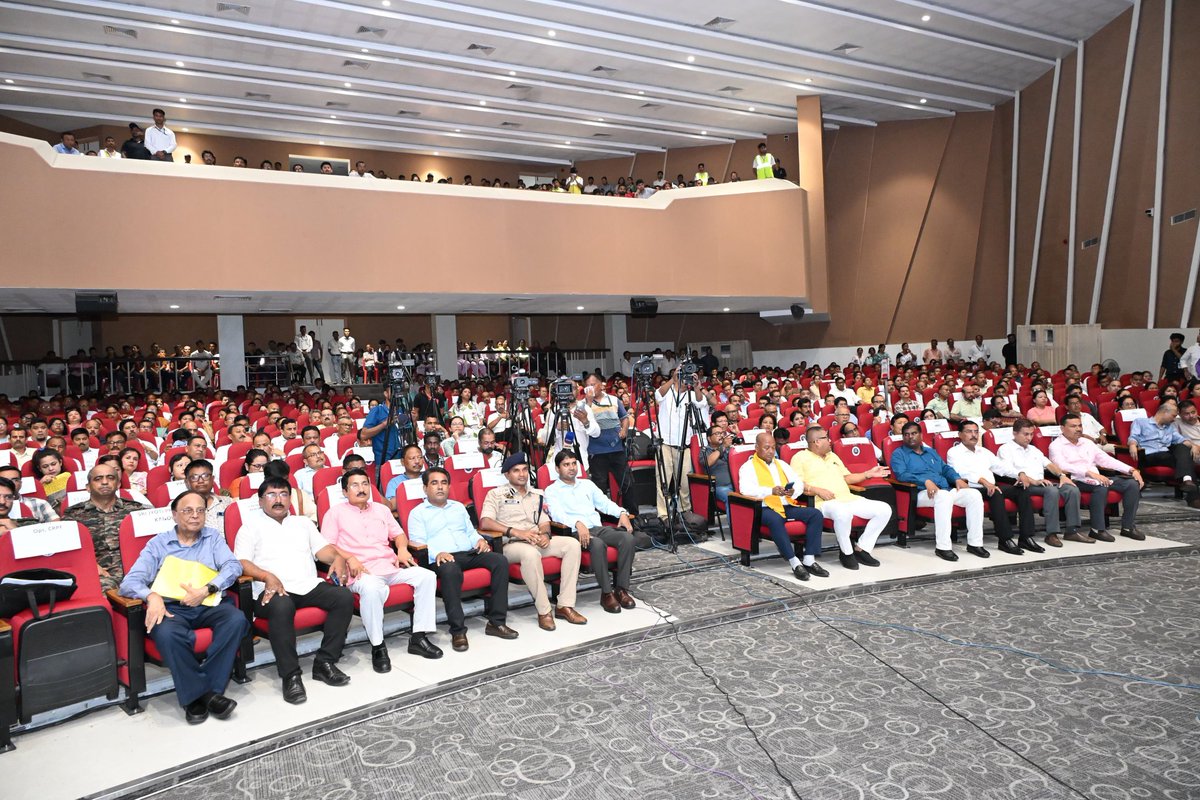 ranojpeguassam's tweet image. As part of @DibruUniv’s elevation to a Multidisciplinary Education and Research University (MERU) under NEP 2020, Hon’ble HCM Dr. @himantabiswa laid the foundation stone today for integrated development projects worth ₹147 crore—under PM-USHA and the CM’s special grant.
This…