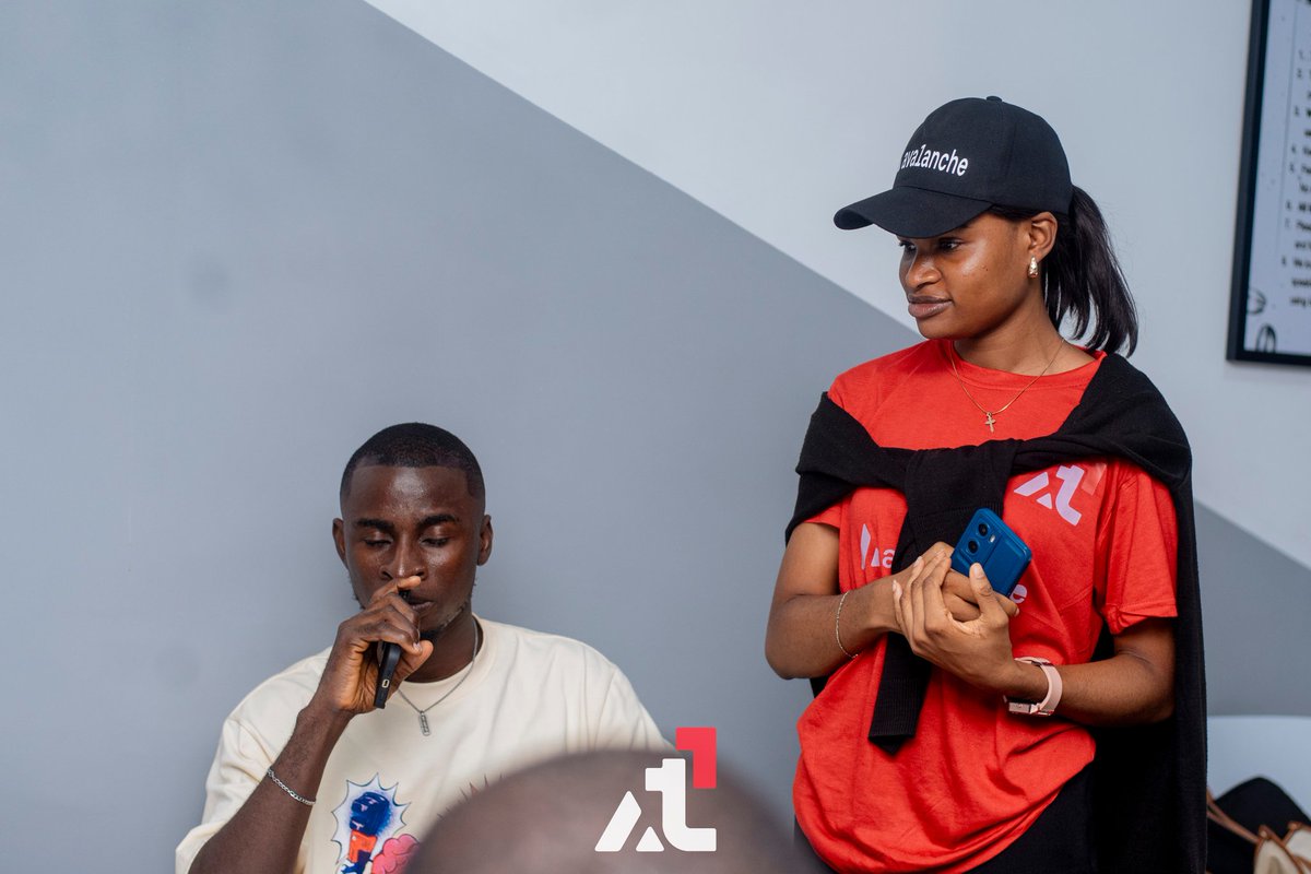 Cee_ynthia's tweet image. Early this month we had a mini Creatives meetup.
The focus was to enlighten Creatives on the opportunities on Avalanche and how they can begin to position themselves to tap into them.
It was also at this meetup that I had the rare opportunity to briefly speak to Developers as…