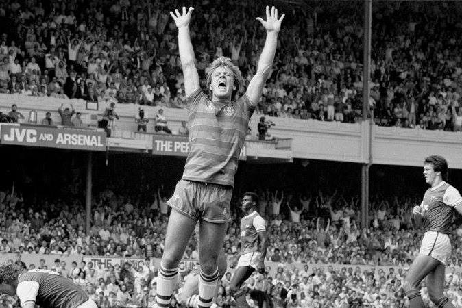 Happy Birthday to Kerry Dixon. Chelsea legend 👏