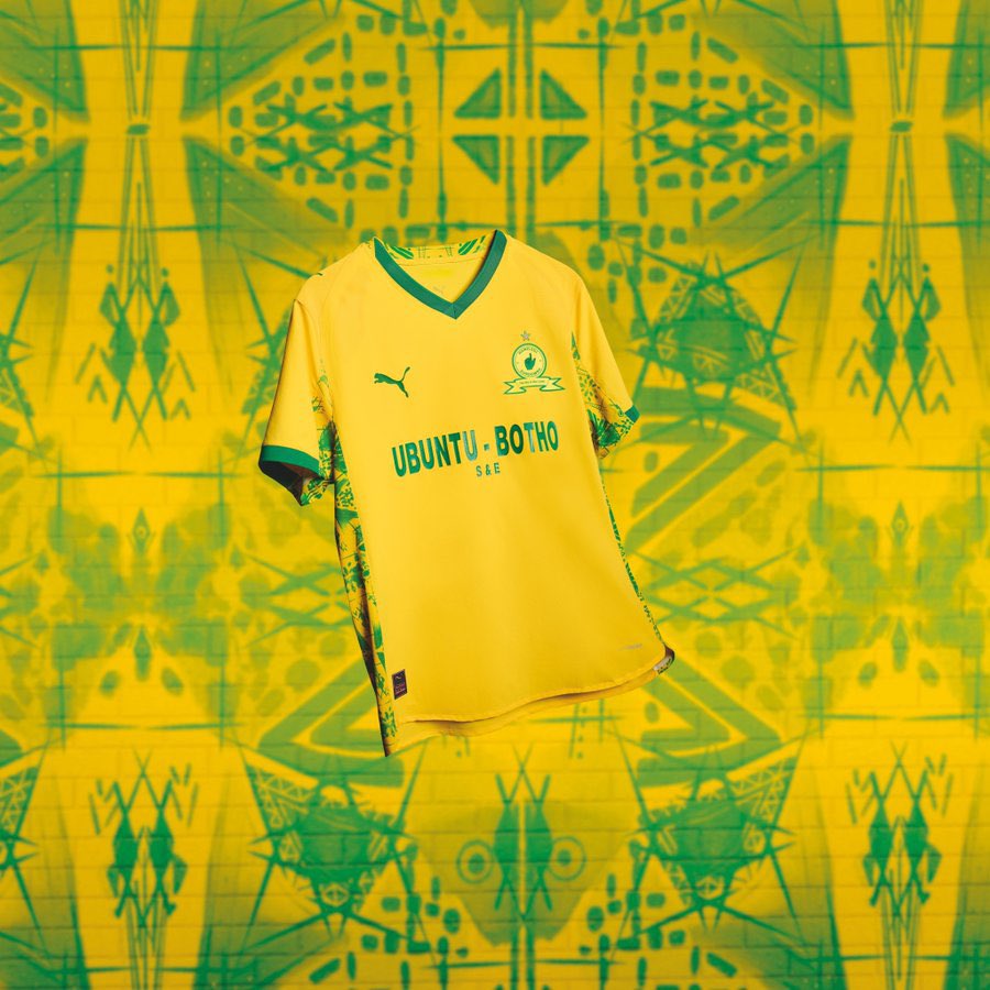 SundownsXtra_'s tweet image. Mamelodi Sundowns Home and Away jerseys for the 2025/2026 season 💛👆