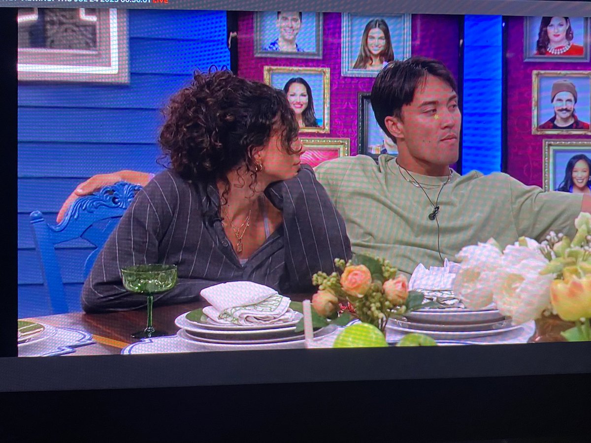 ElChico_Hector's tweet image. Y’all saying Morgan is being delulu but LOOOKK. How could she not think that he wants her. #bb27