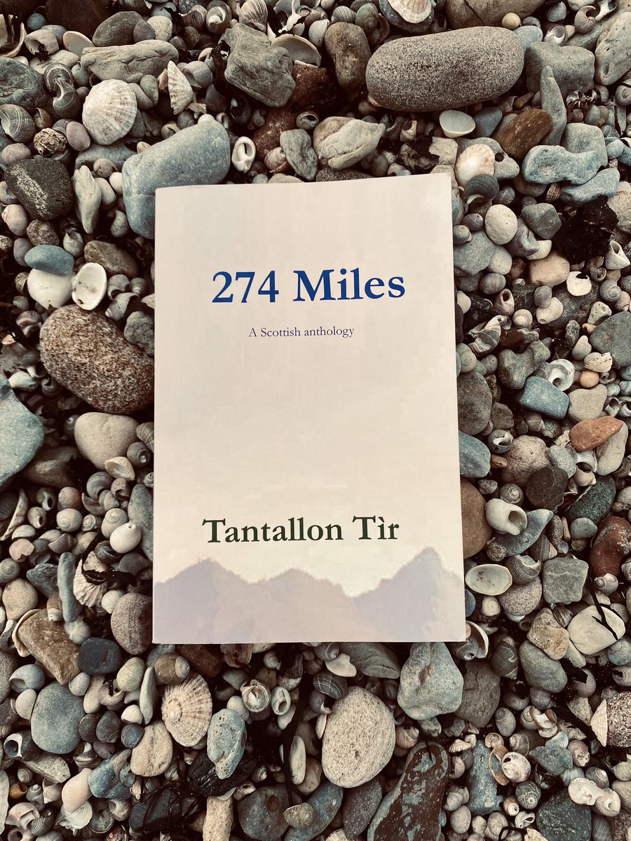 Tantallon_2001's tweet image. The wurk ae 40 great Scottish n Scotland-based authors combined tae make wan ae the best Scottish anthologies ae au time. Pre-orders ir open. #274Miles